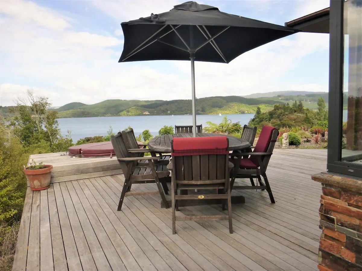 Athena Lakeside Bed & Breakfast Rotorua 3*,  New Zealand