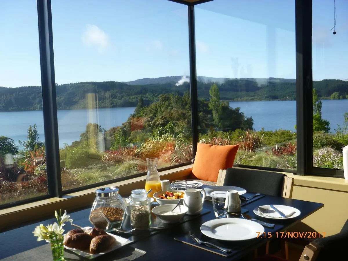 Athena Lakeside Bed & Breakfast Rotorua